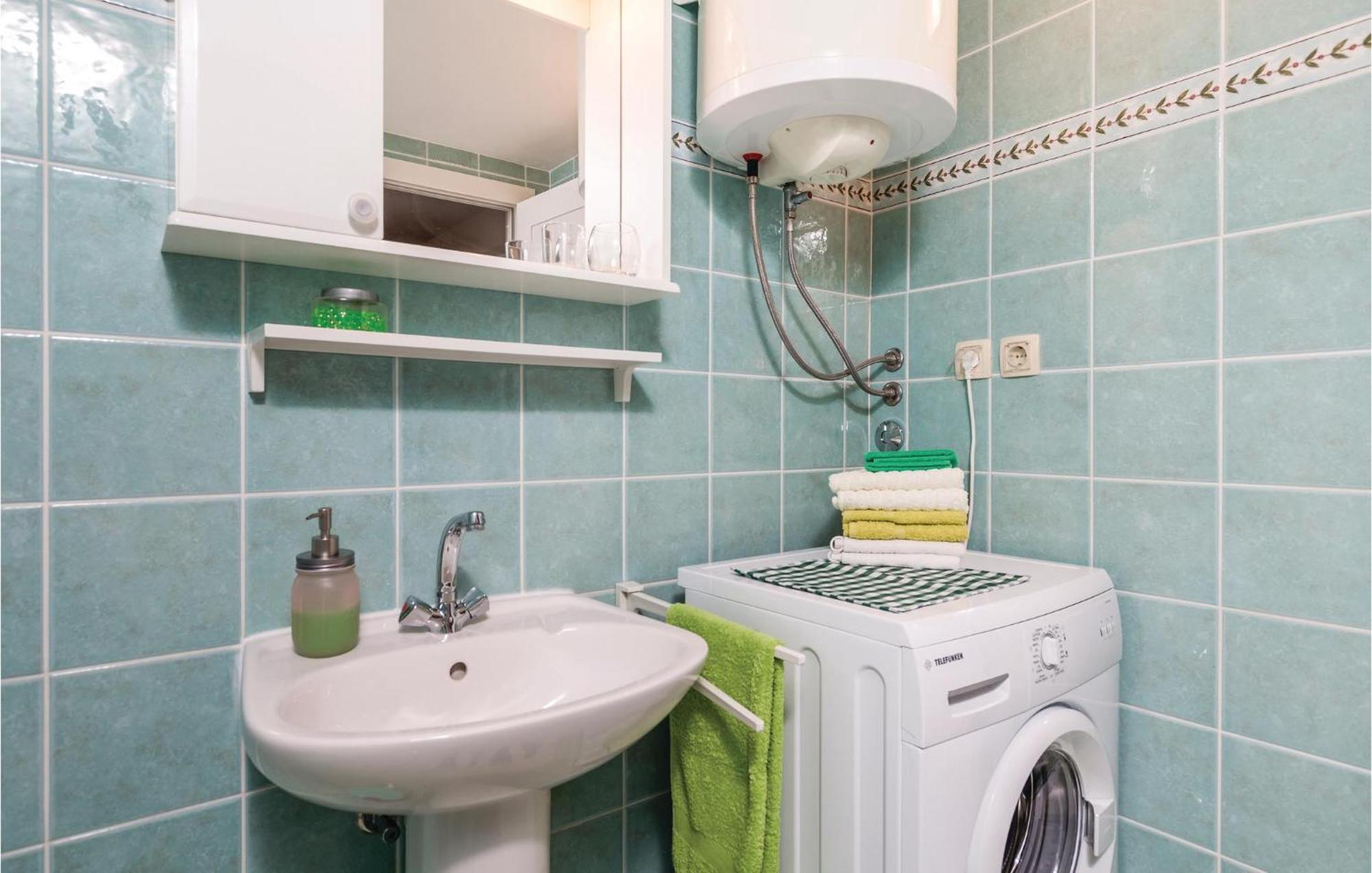 1 Bedroom Gorgeous Apartment In 로브란 외부 사진
