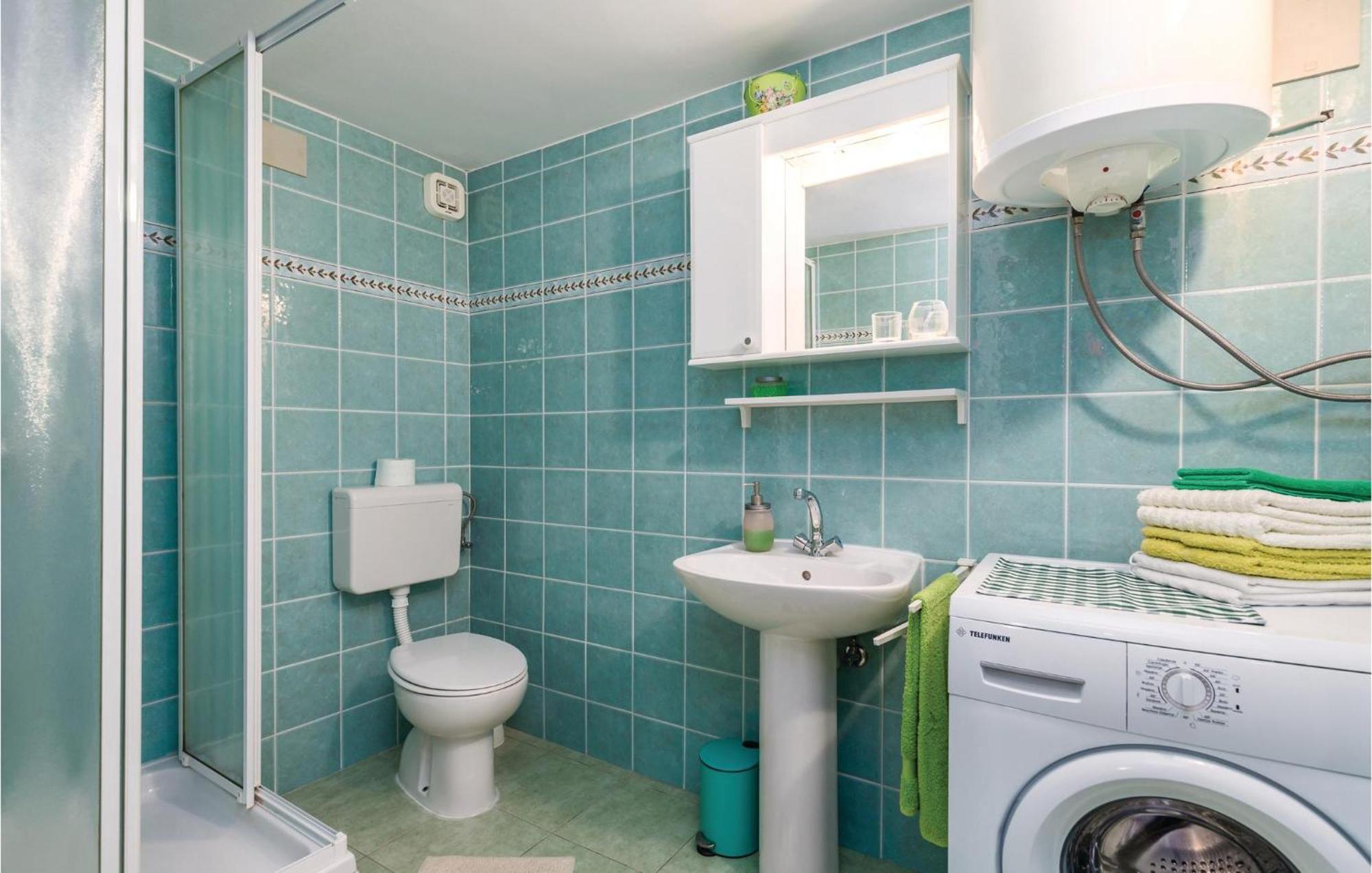 1 Bedroom Gorgeous Apartment In 로브란 외부 사진
