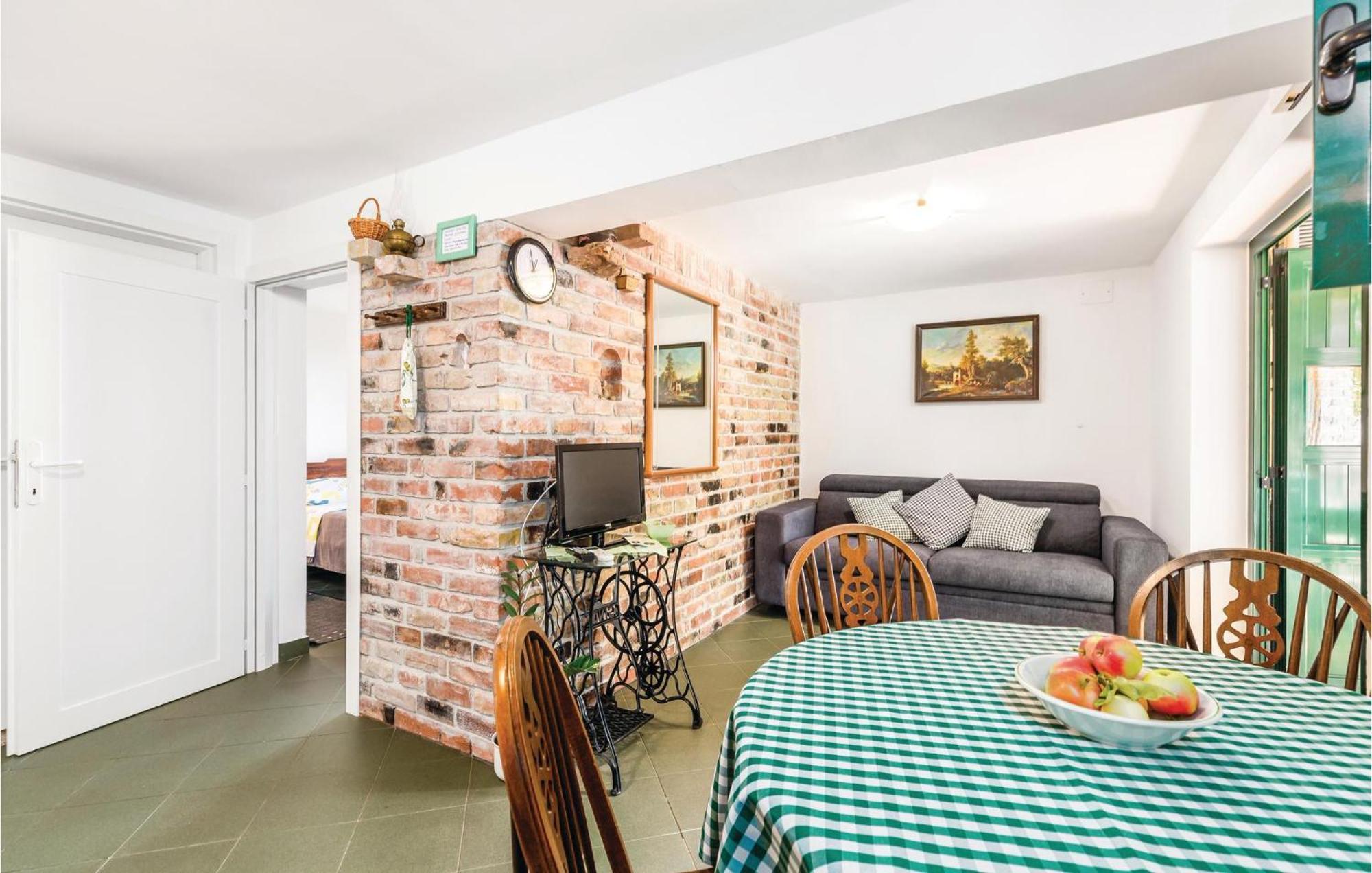 1 Bedroom Gorgeous Apartment In 로브란 외부 사진
